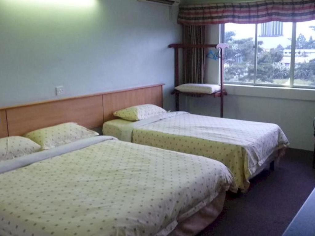 Hotel Hung Hung Kuching Kültér fotó