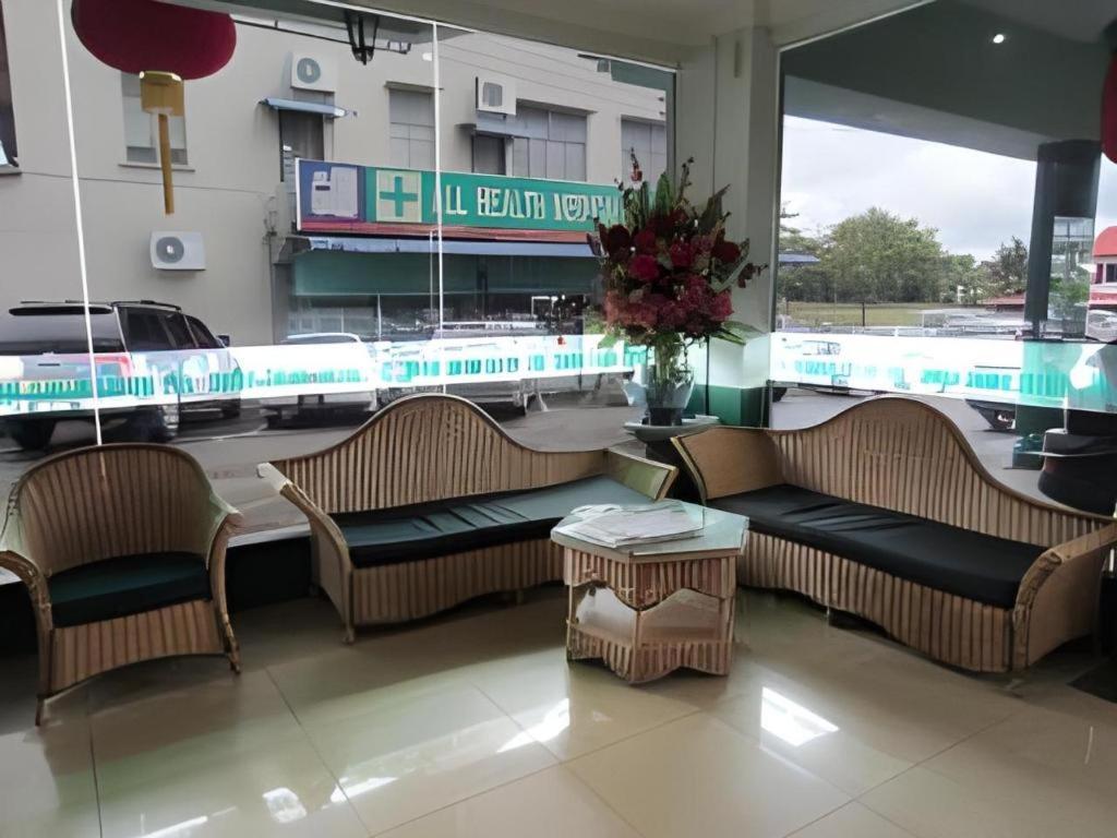 Hotel Hung Hung Kuching Kültér fotó