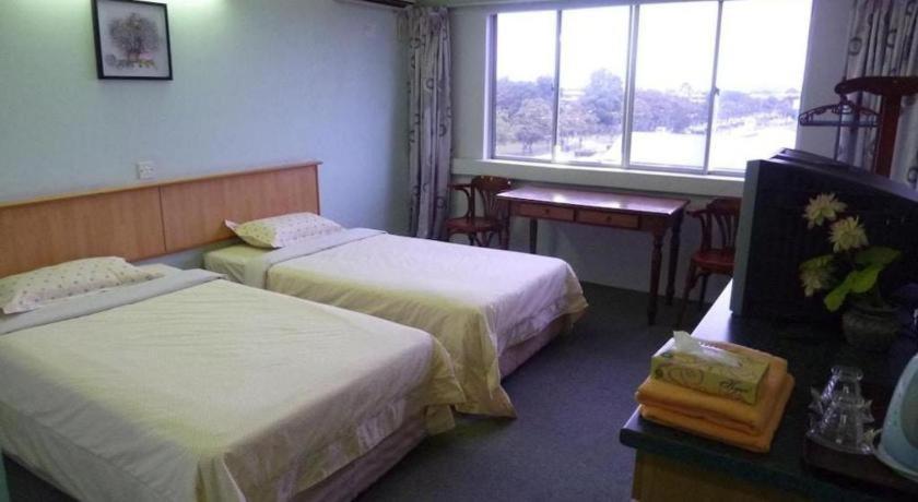 Hotel Hung Hung Kuching Kültér fotó