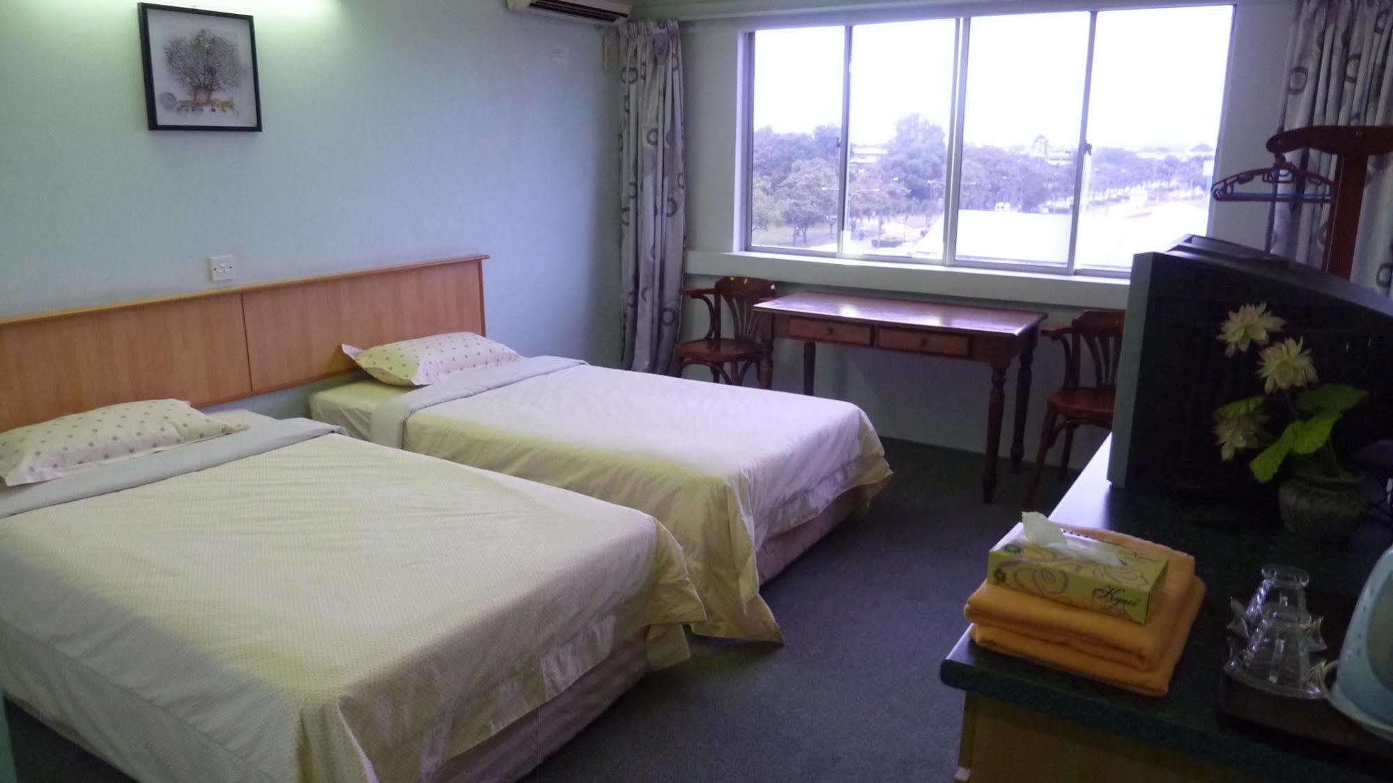 Hotel Hung Hung Kuching Kültér fotó