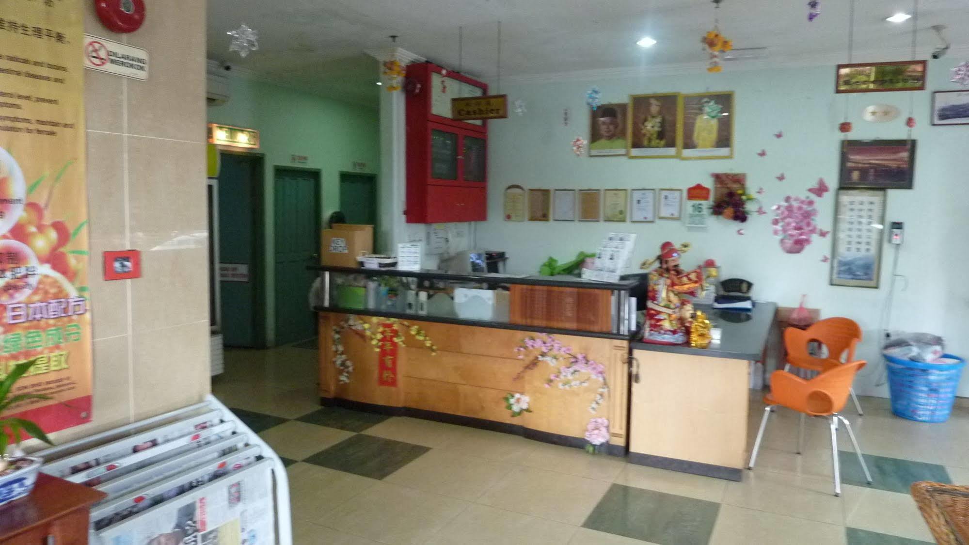 Hotel Hung Hung Kuching Kültér fotó